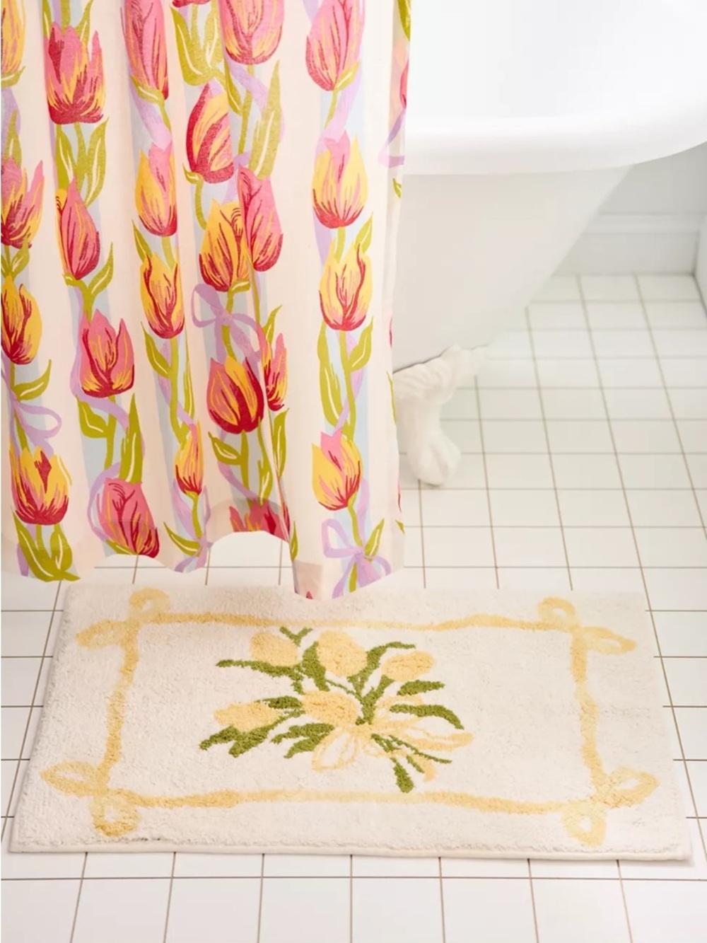 NWT Urban Outfitters Tulip Bunch Plush Tufted Bath Mat